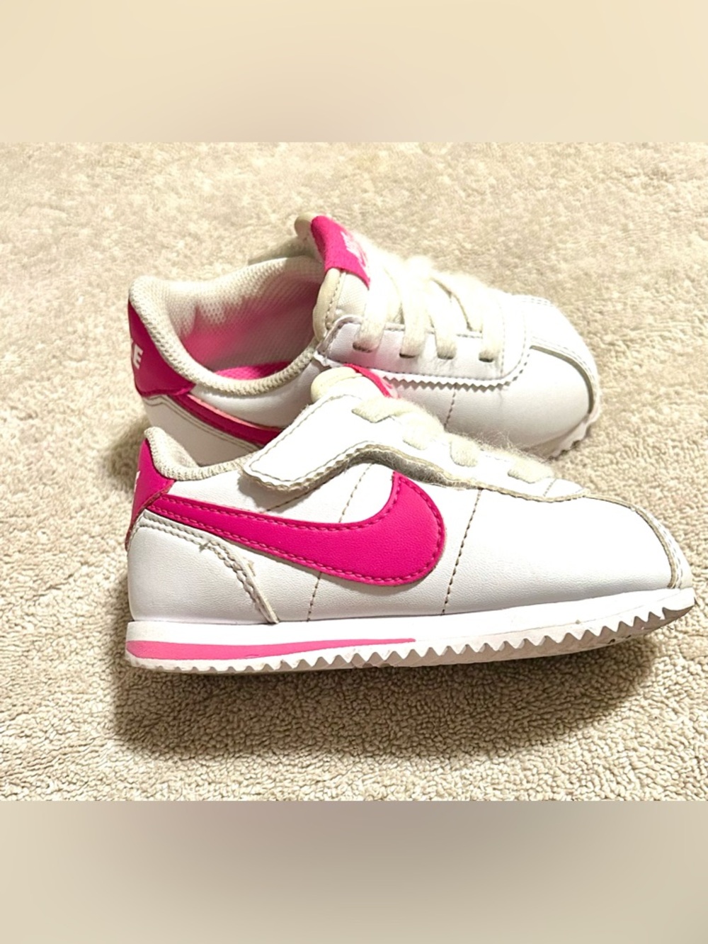 Nike Kids White and Pink Low-Top Sneaker